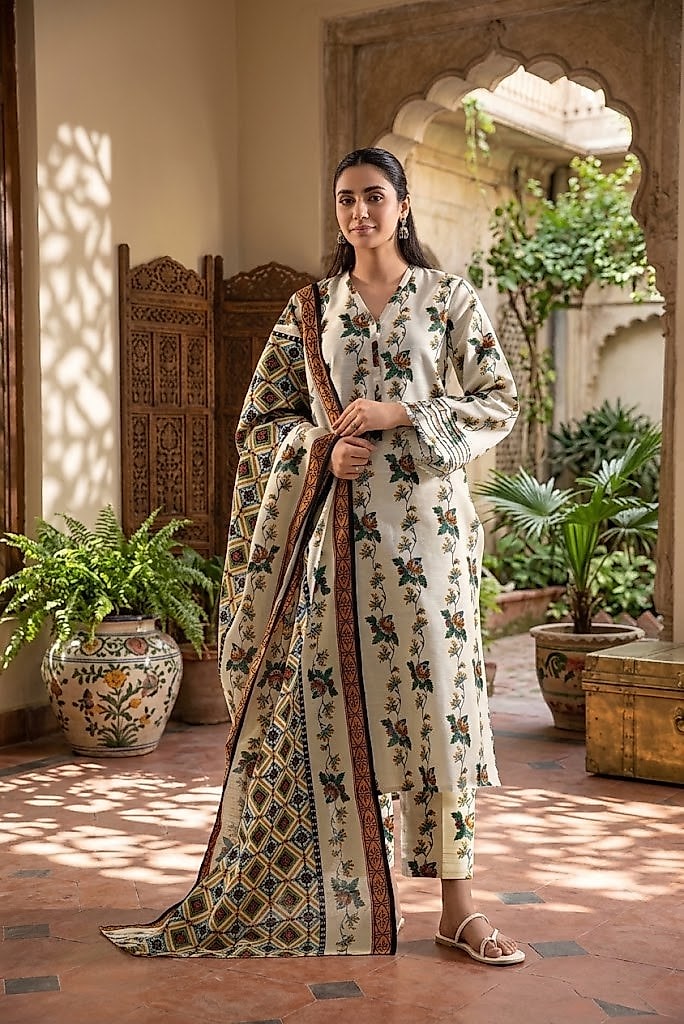 Saya Premium 3-Piece Printed Lawn Suit – Unstitched Summer Collection image 4